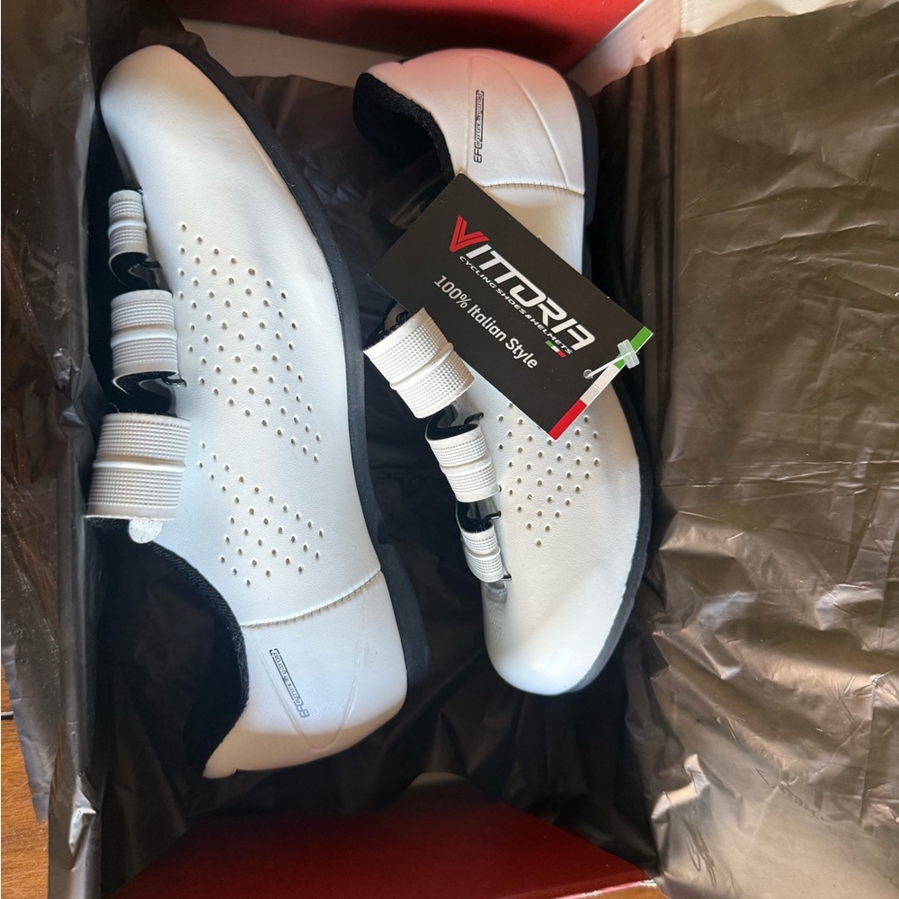 Vittoria Cycling Shoes (size EU 38.5)